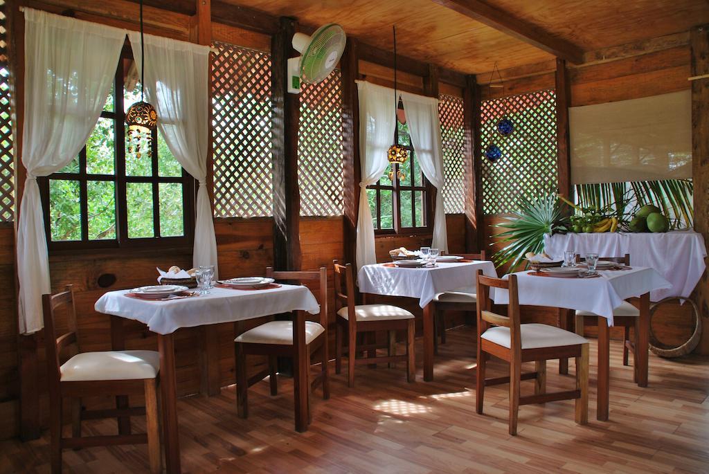 Hotel El Chital Raudales エクステリア 写真